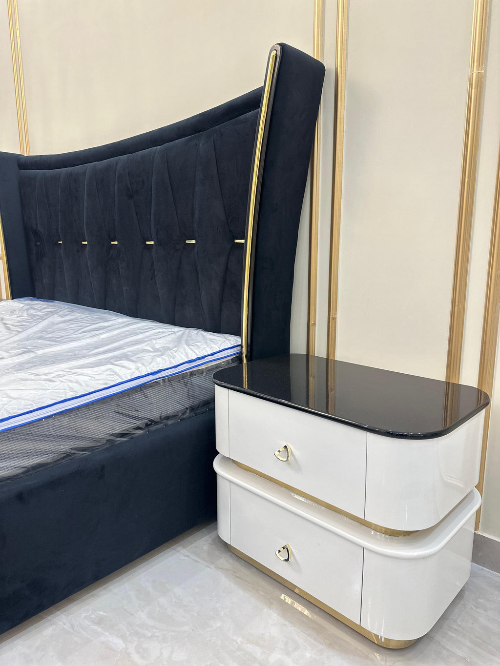 Crown Style Bed Set
