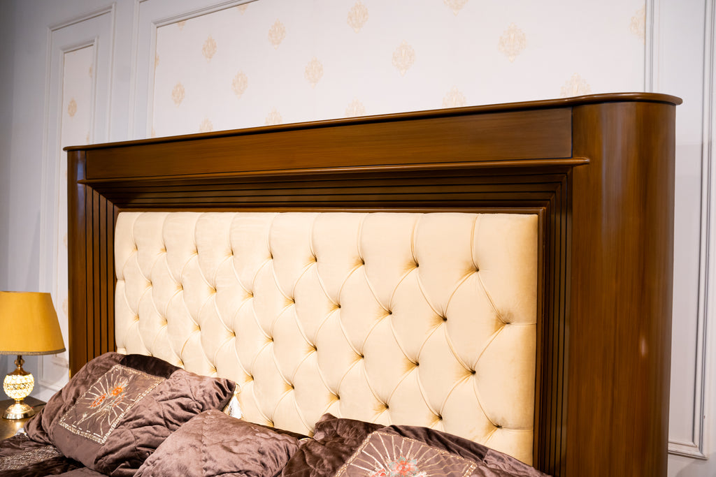 Pillar Palai Bed Set