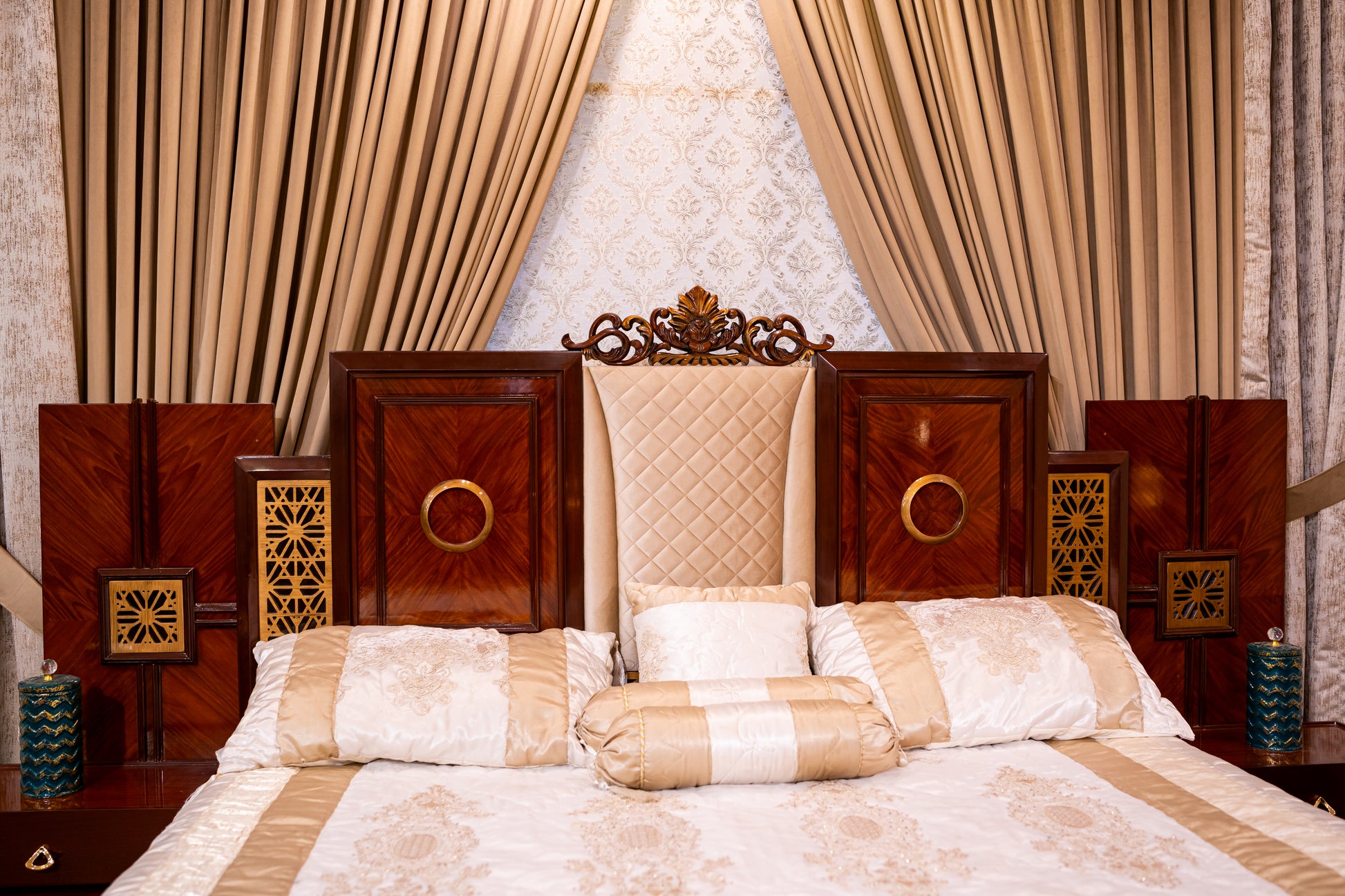 Rosewood Bed Set