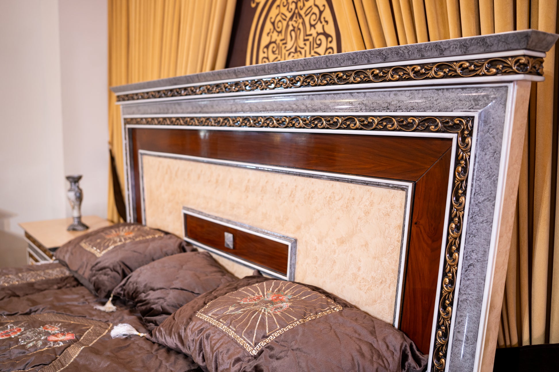 Italian Style Bed Set