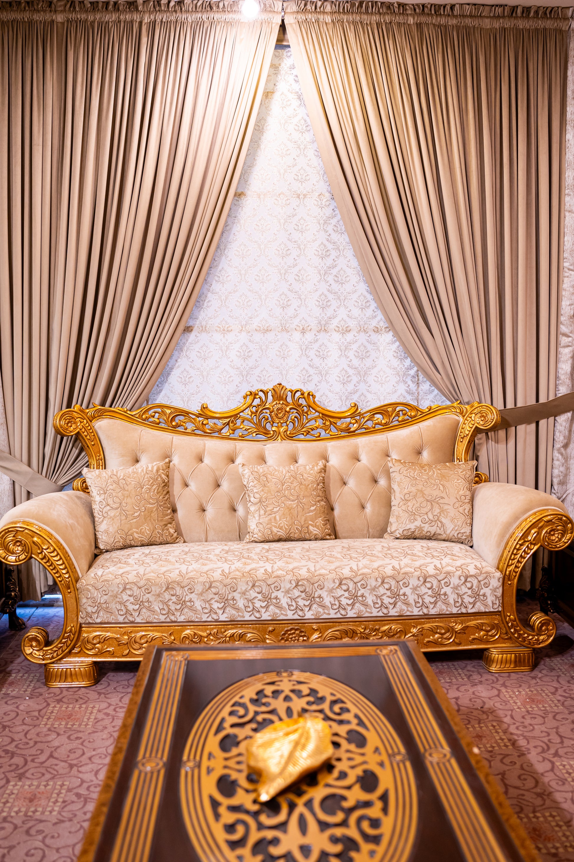 King Style Sofa Set