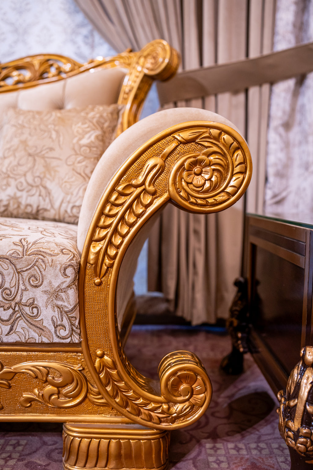 King Style Sofa Set