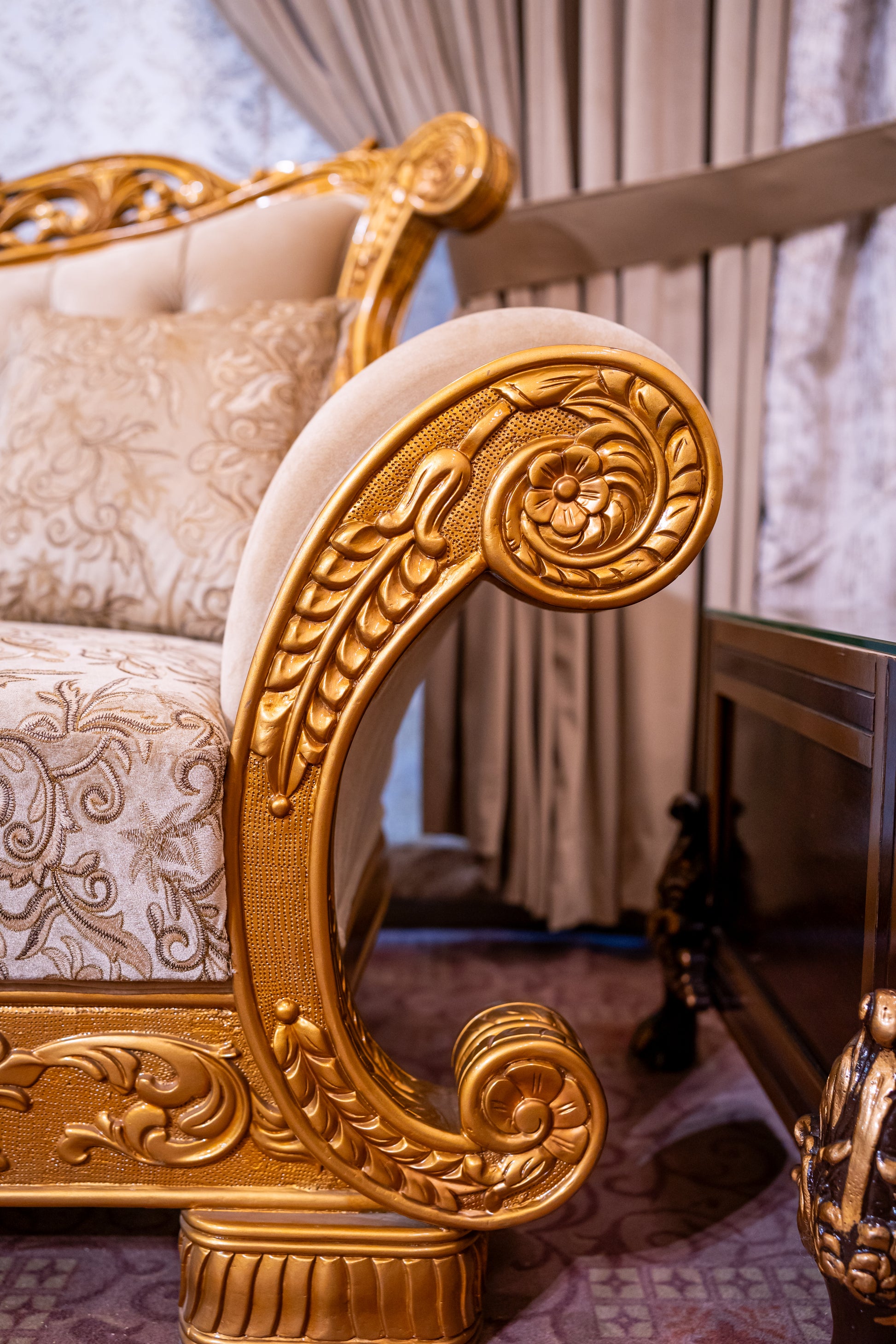 King Style Sofa Set