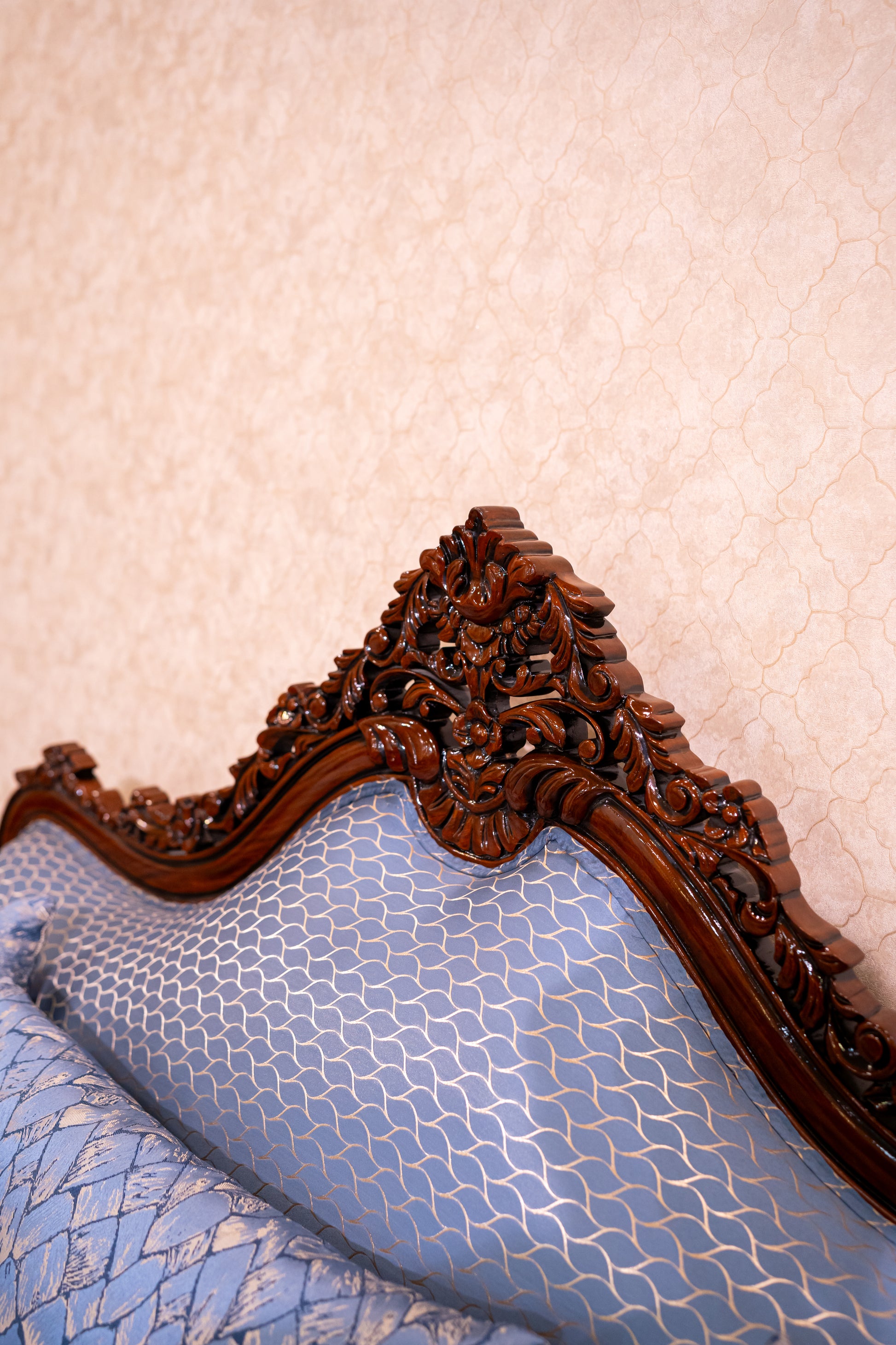 Royal 2 Sofa Set