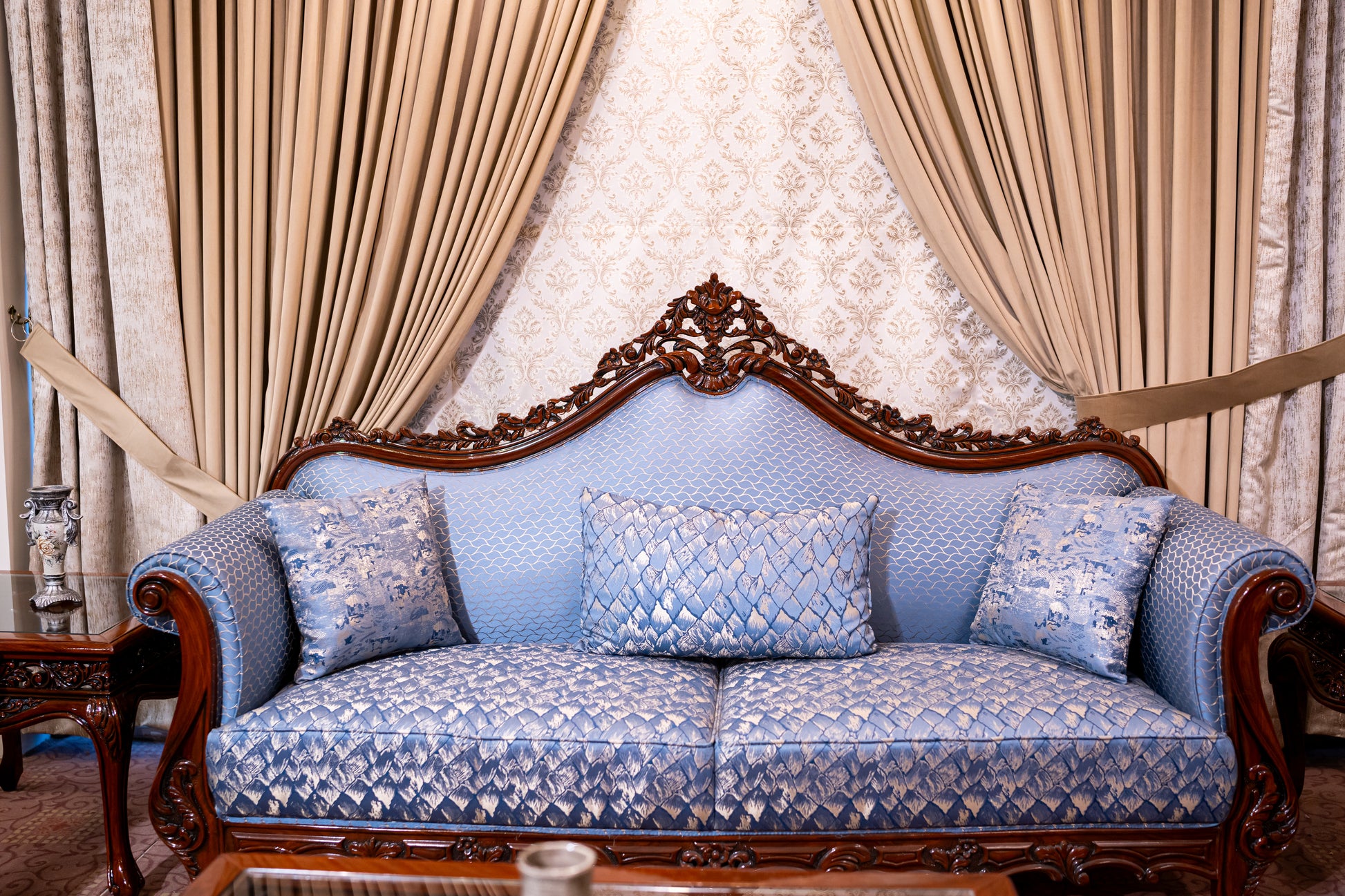 Royal 2 Sofa Set