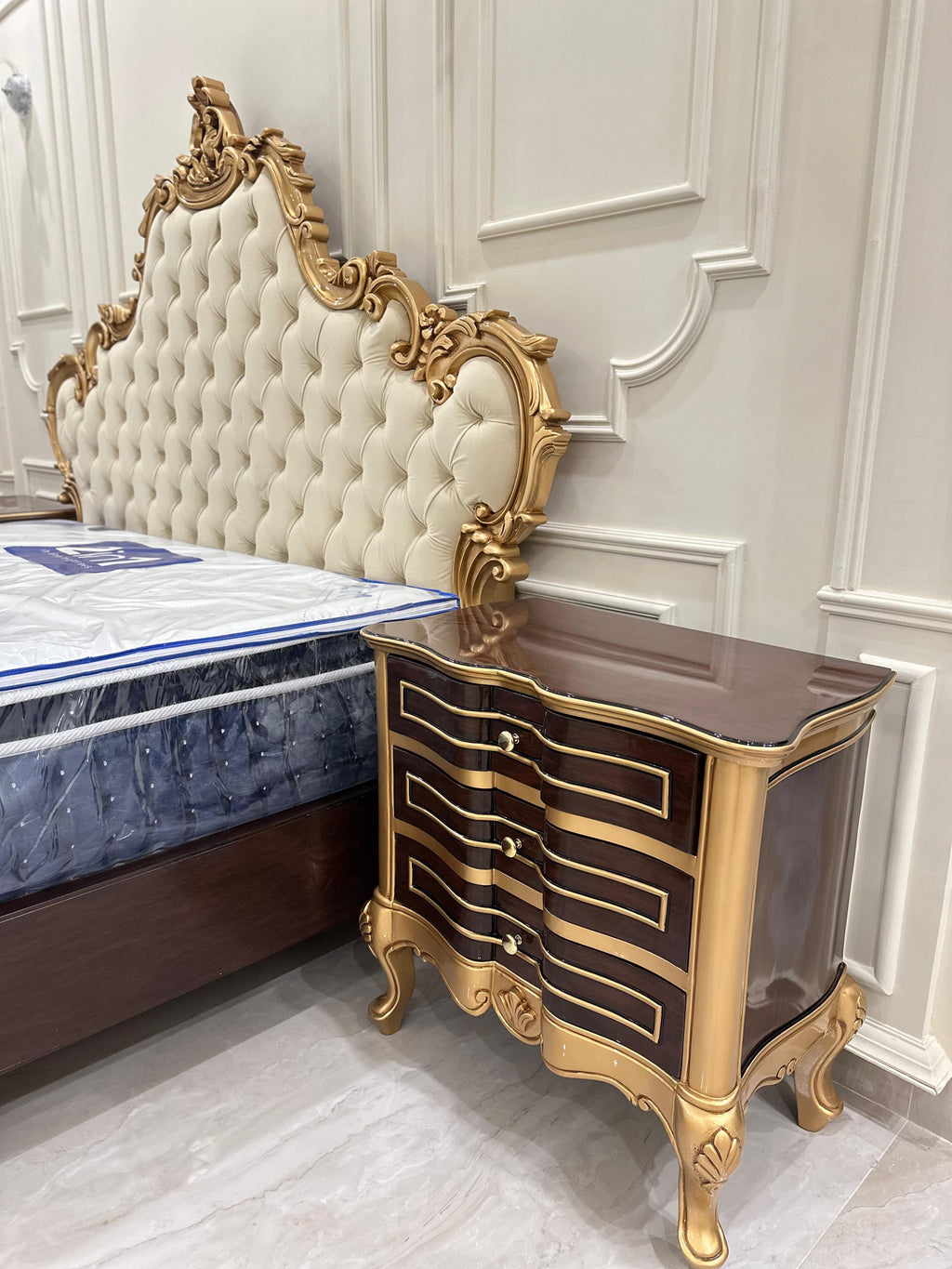 Double Bed Set Carving Style