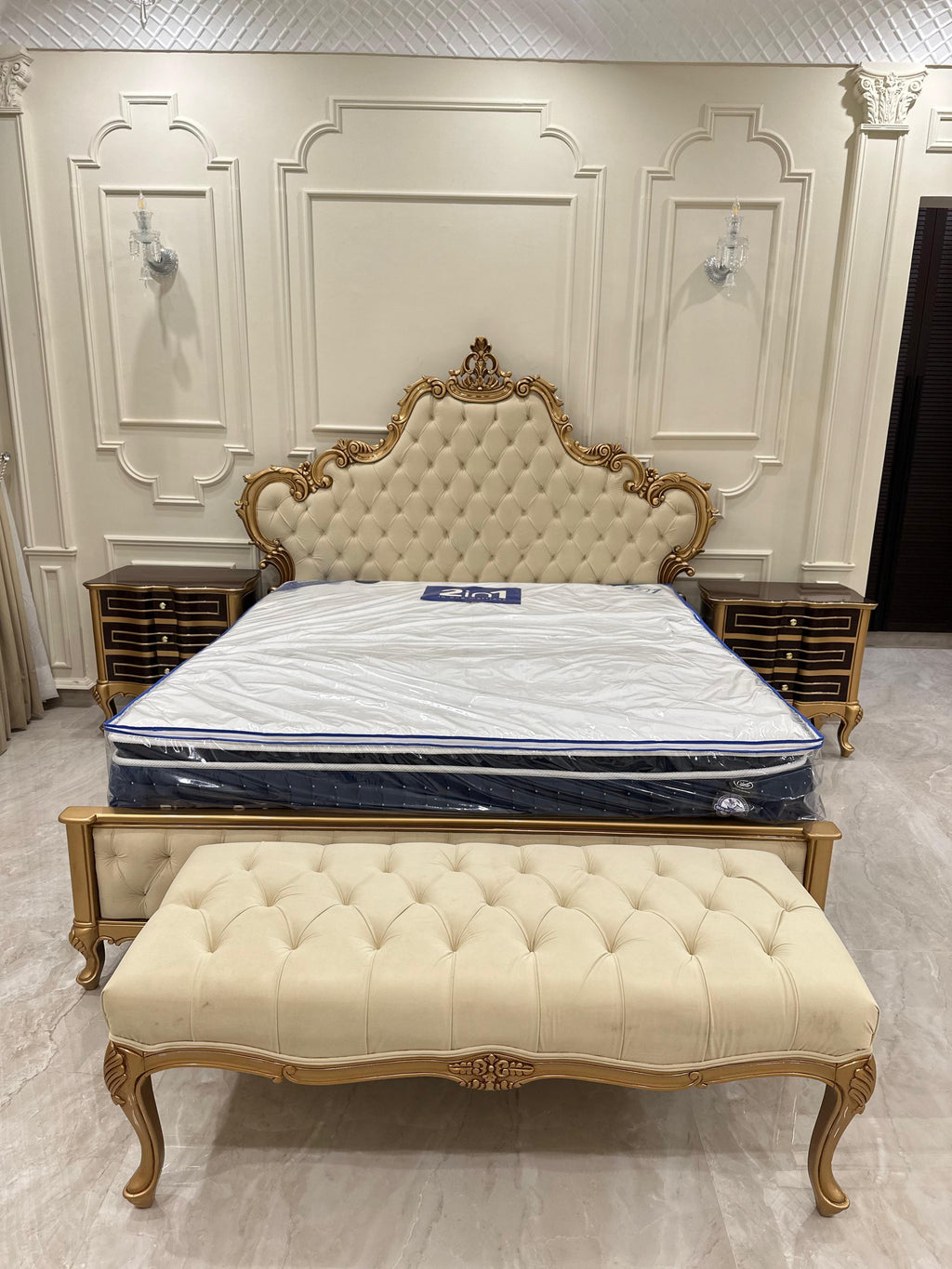 Double Bed Set Carving Style