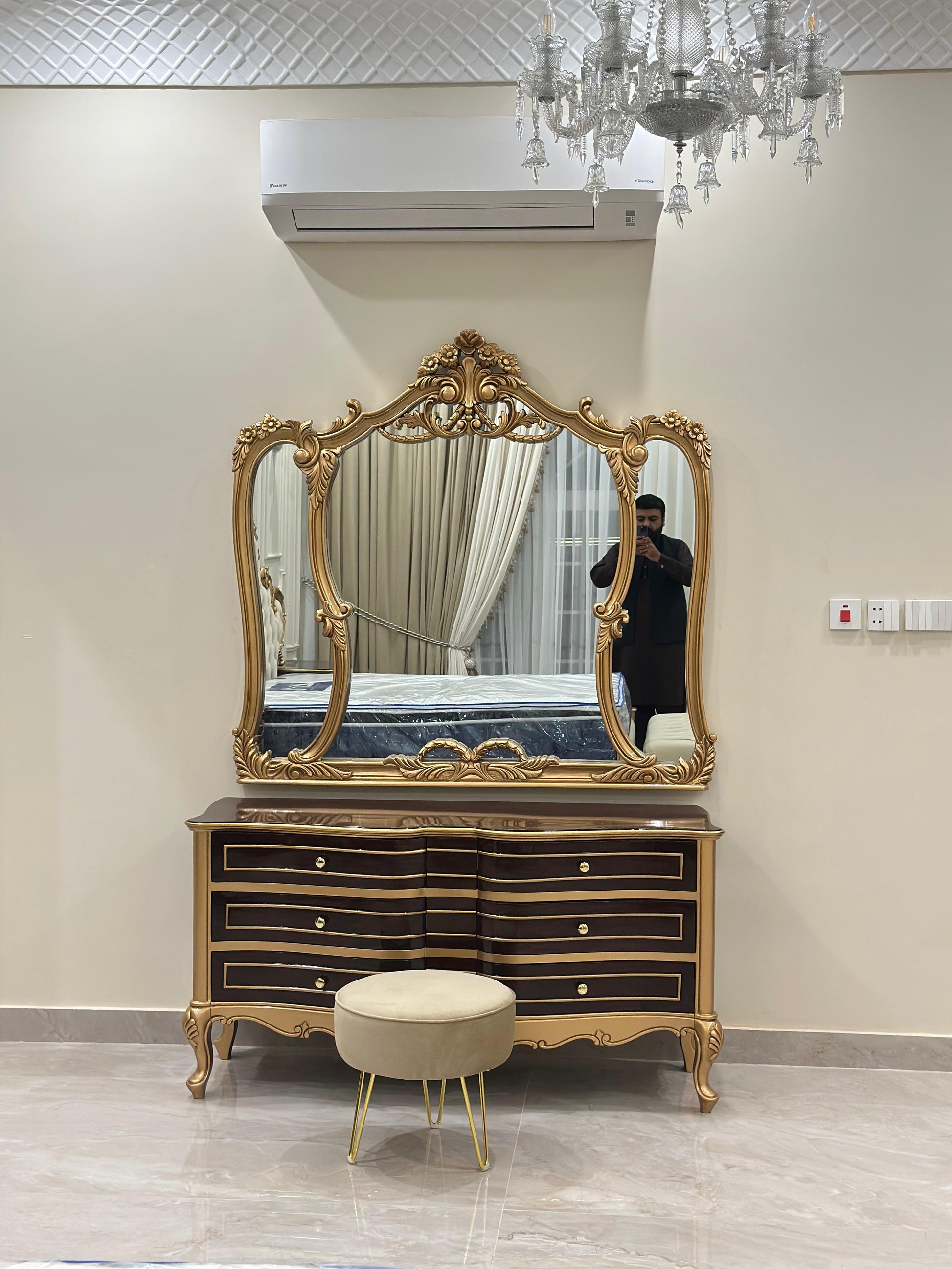 Double Bed Set Carving Style