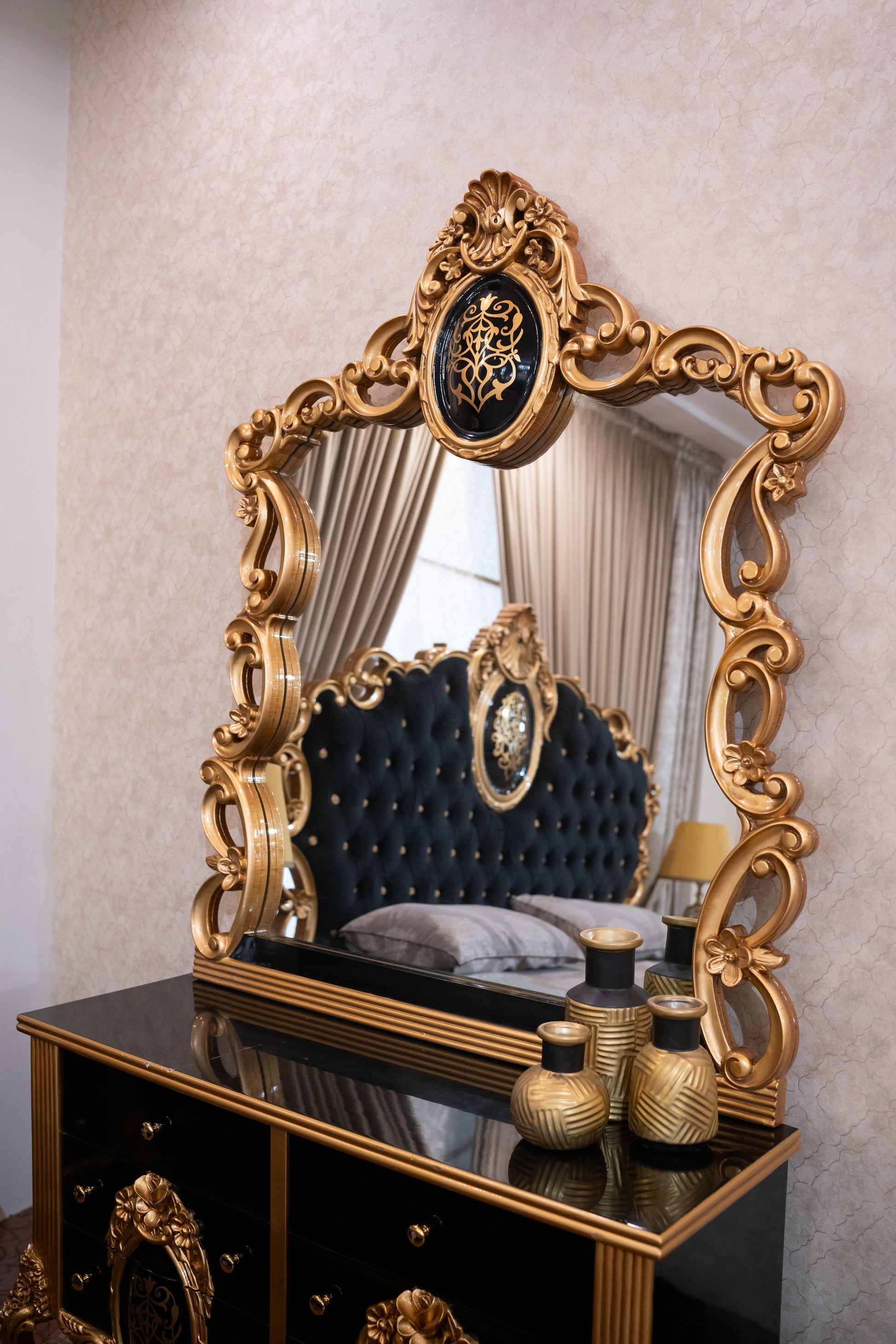 K Style Bed Set