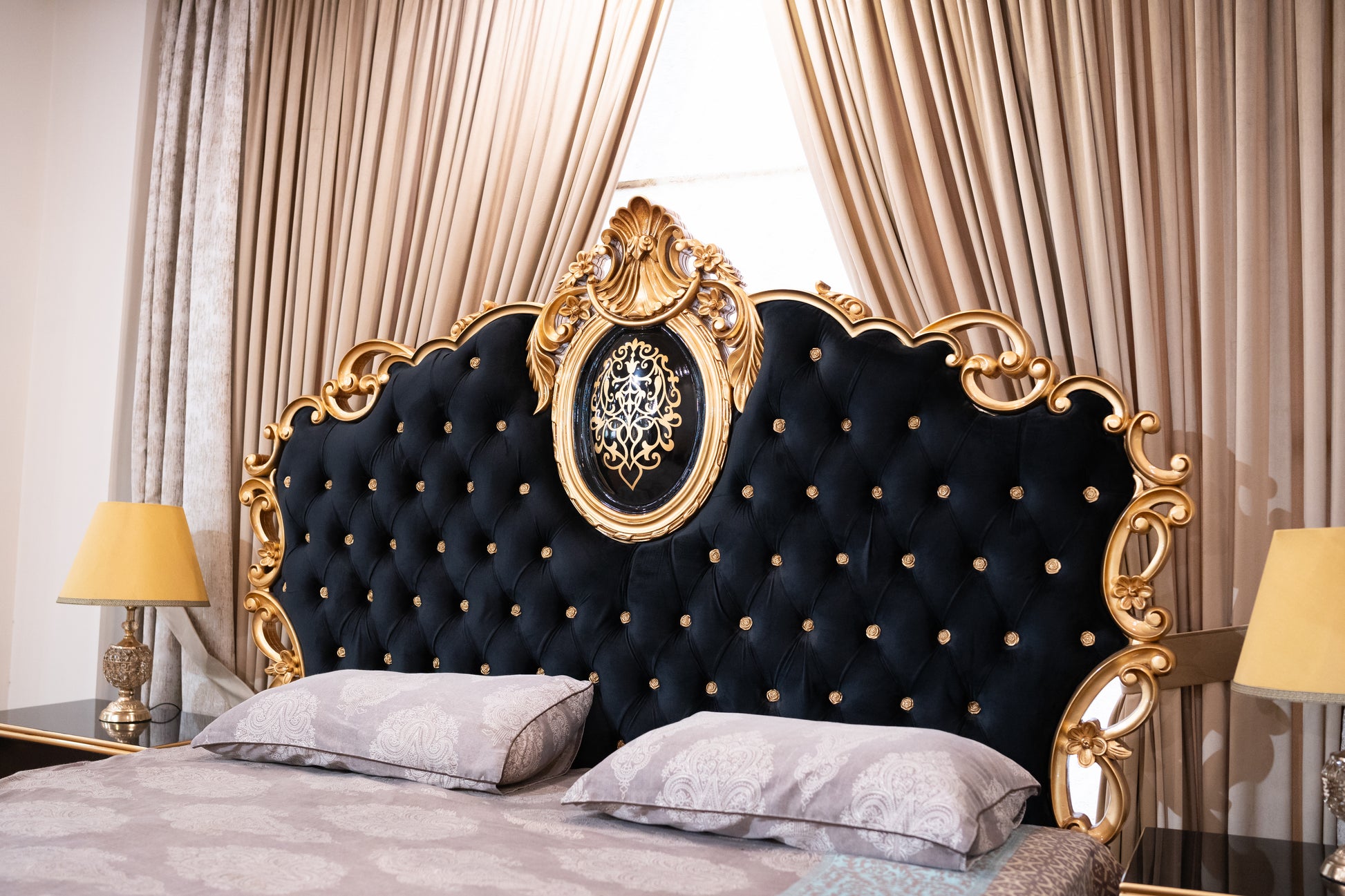 K Style Bed Set