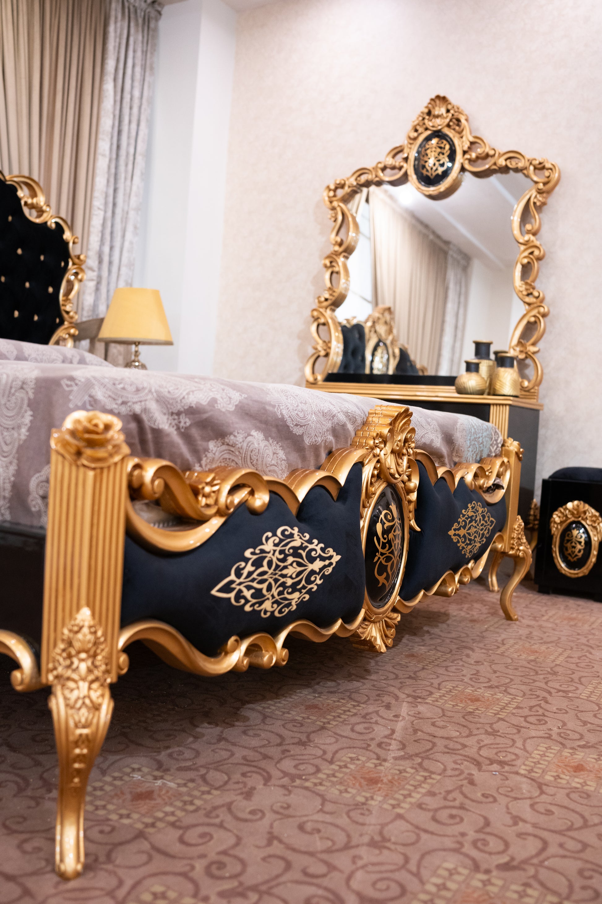 K Style Bed Set