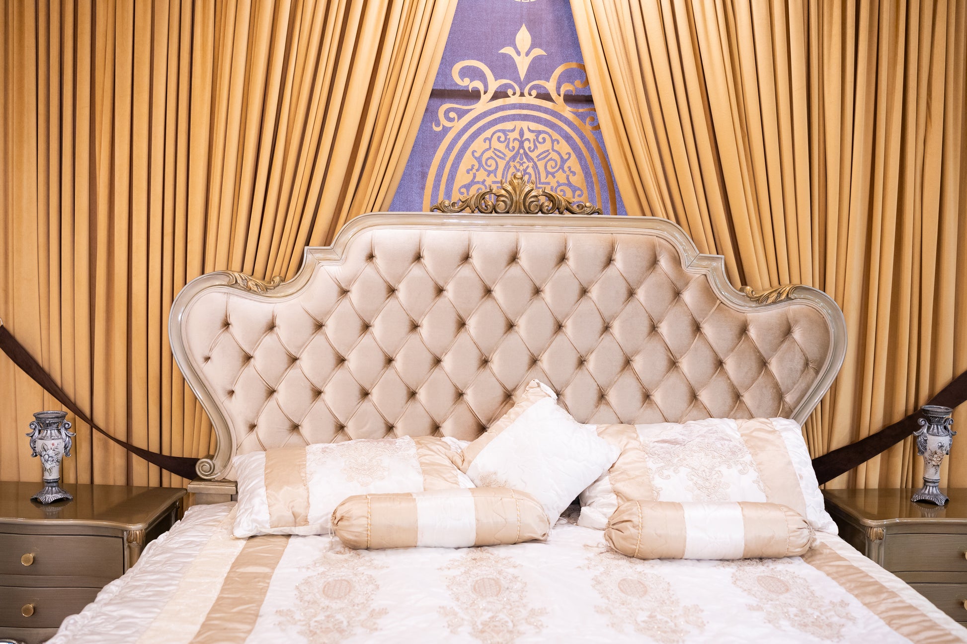 Sapphire Style Bed Set
