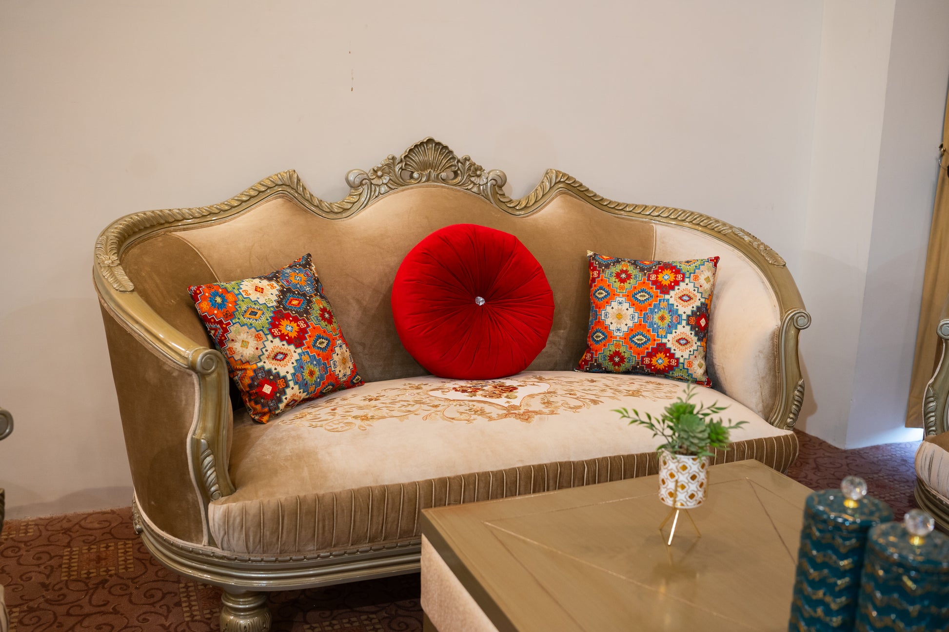 Gol Bazu Style Sofa Set