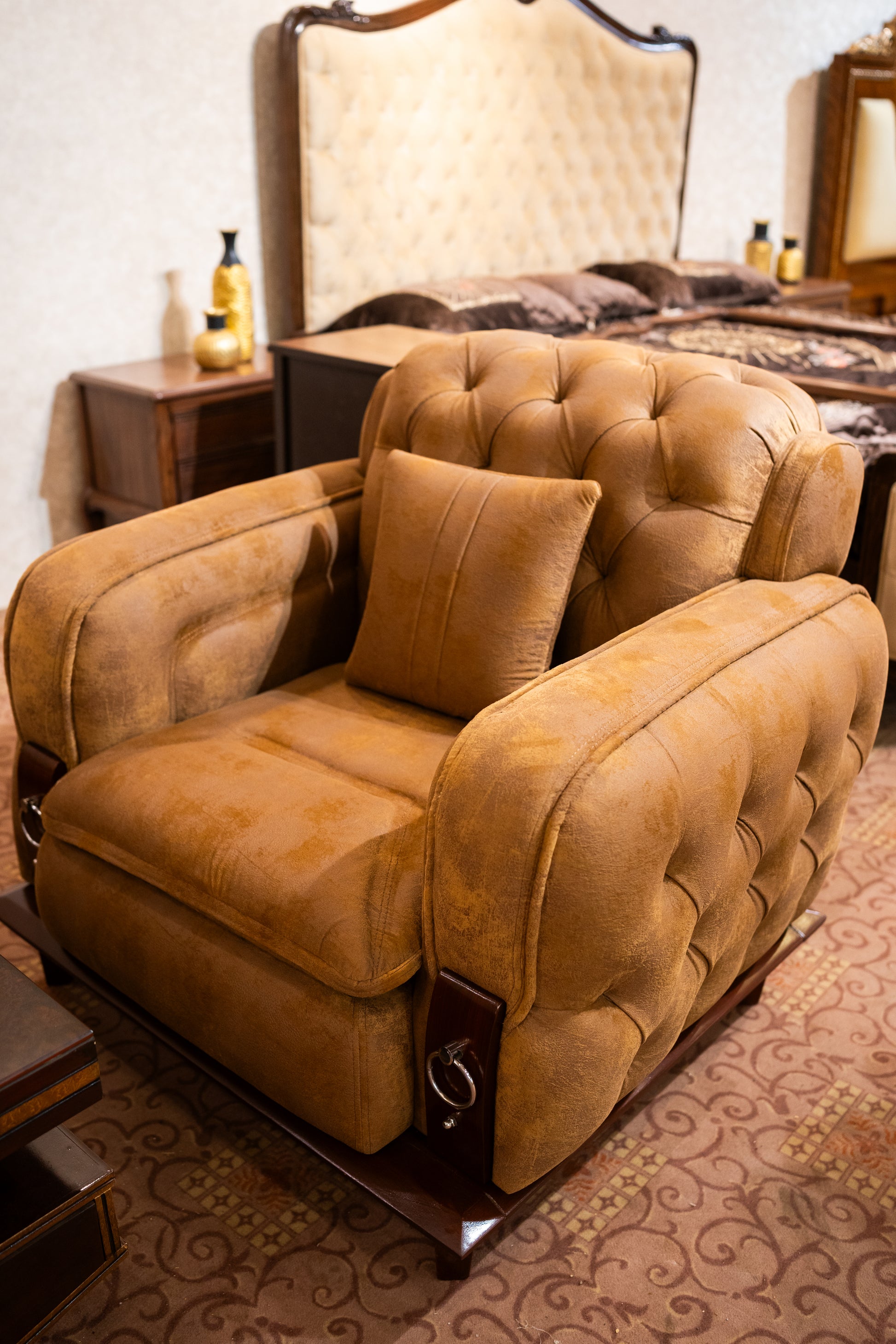 B Style Sofa Set
